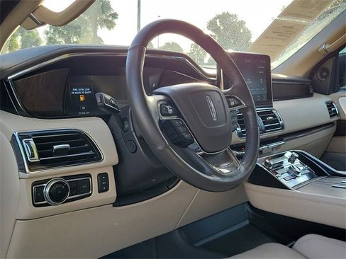 Used 2020 Lincoln Navigator Reserve w/ Luxury Package image 8