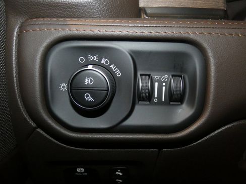 New 2025 RAM 1500 Limited image 25