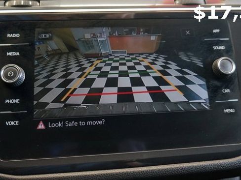 Certified 2021 Volkswagen Tiguan SE image 18