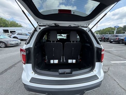 Used 2018 Ford Explorer XLT FWD image 19