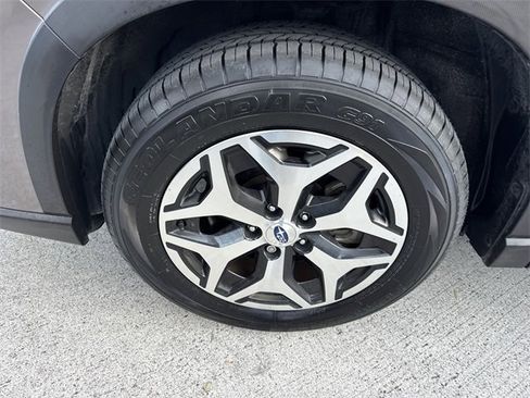 Used 2023 Subaru Forester Premium image 10