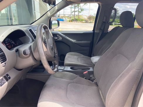 Used 2019 Nissan Frontier SV RWD image 3