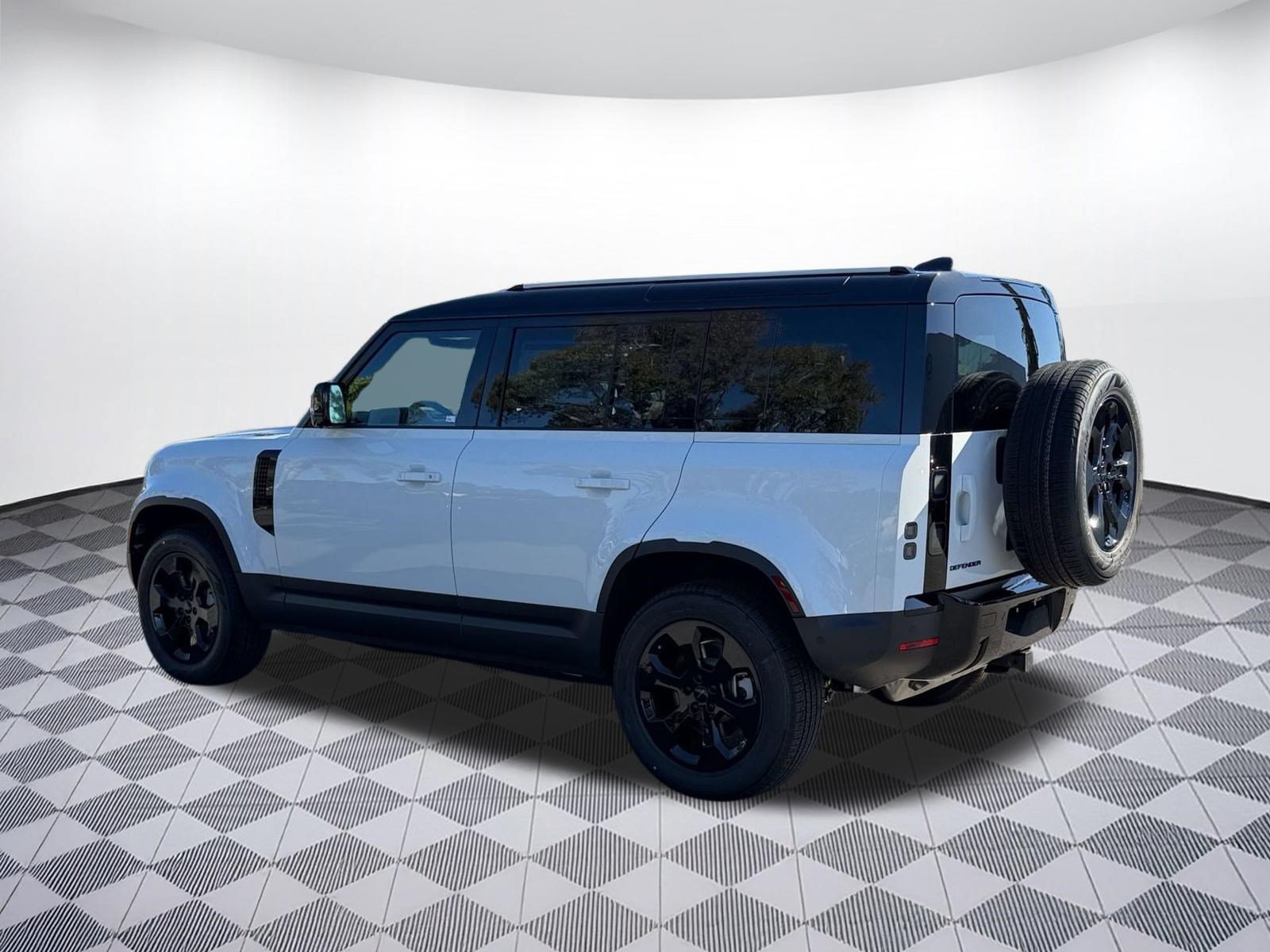New 2026 Land Rover Defender 110 S AWD/4WD image 3