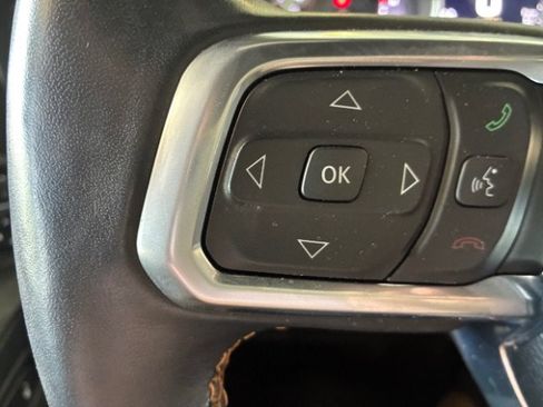 Used 2023 Jeep Wrangler Unlimited Sahara AWD/4WD image 18