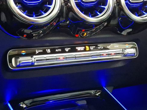 New 2026 Mercedes-Benz GLB 250 4MATIC image 15