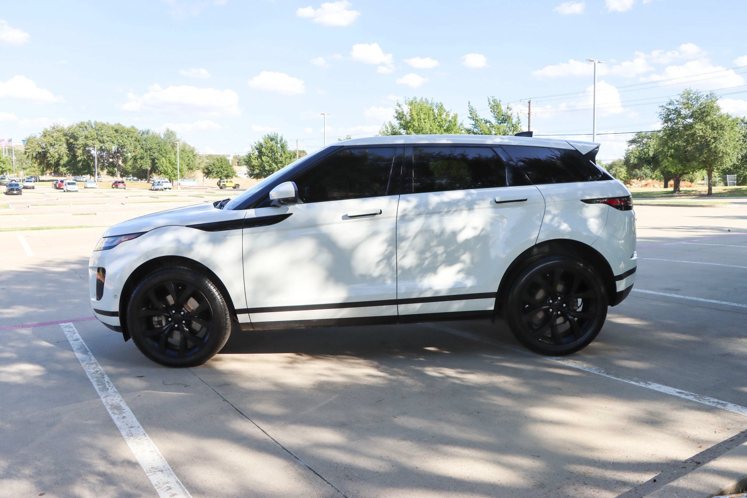 Used 2020 Land Rover Range Rover Evoque SE AWD/4WD image 4