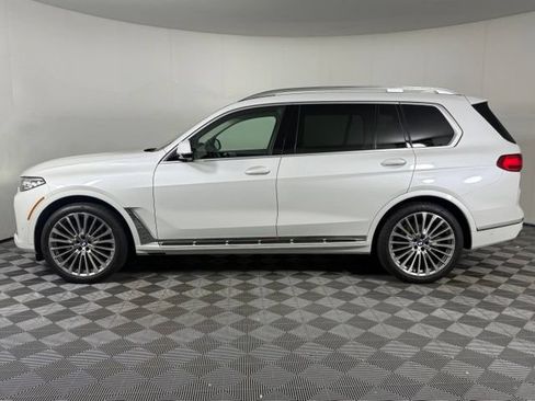 Used 2022 BMW X7 xDrive40i w/ Premium Package AWD/4WD image 3