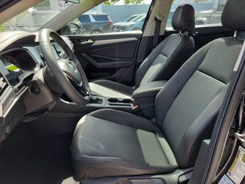 Used 2020 Volkswagen Jetta SE FWD image 12