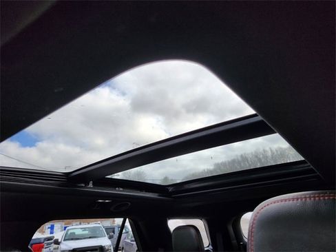 Certified 2022 Ford Explorer ST-Line w/ Class IV Trailer Tow Package image 21