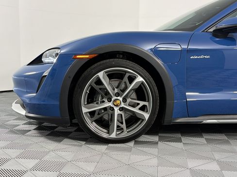 Certified 2024 Porsche Taycan 4 Cross Turismo AWD/4WD image 11