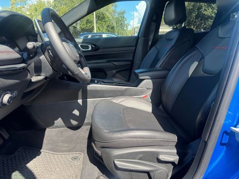 Used 2025 Jeep Compass Trailhawk image 25