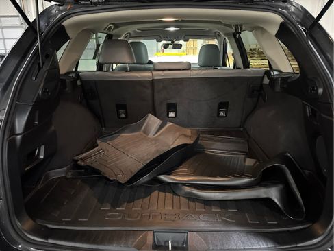 Used 2019 Subaru Outback 2.5i Limited AWD/4WD image 6