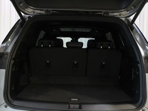 Used 2025 Buick Enclave Avenir w/ Trailering Package, 5000 lbs. FWD image 32