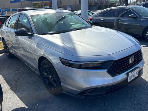 Used 2025 Honda Accord SE image 2