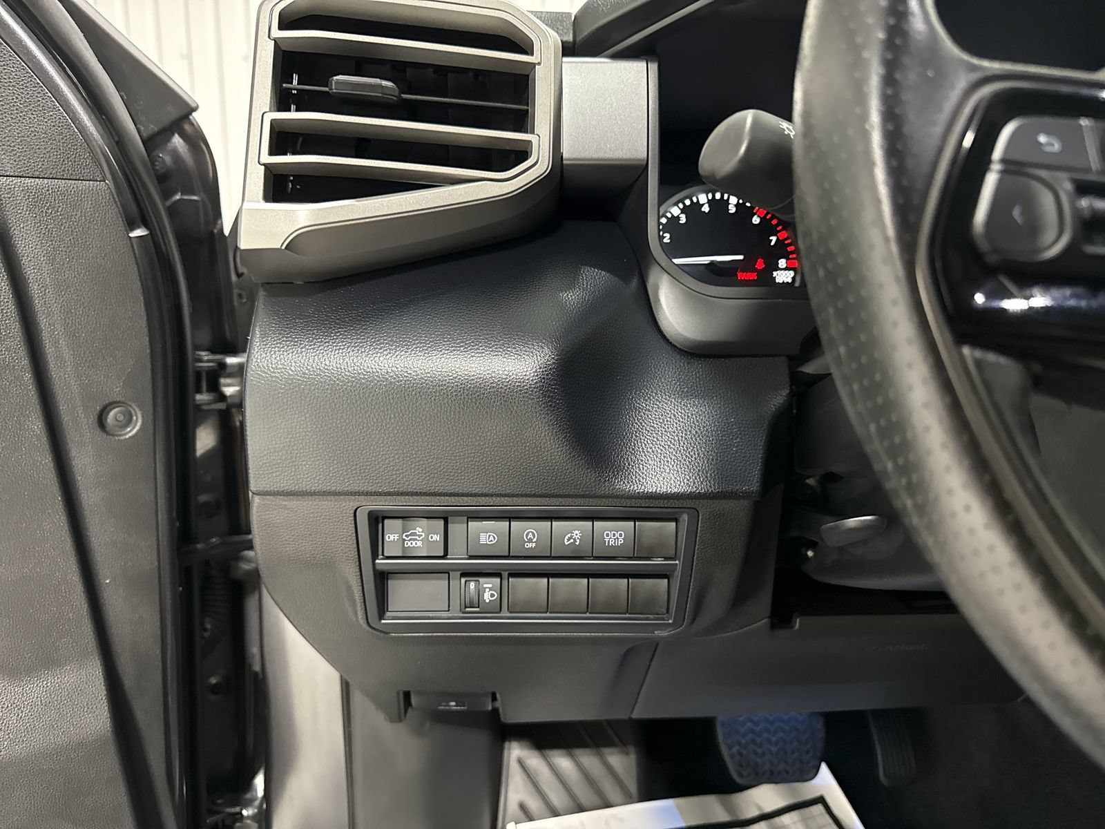 Used 2024 Toyota Tundra SR5 AWD/4WD image 18