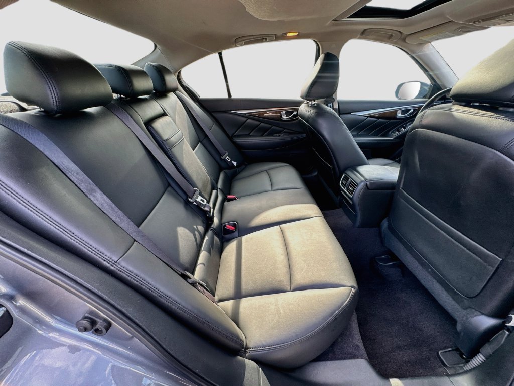Used 2018 INFINITI Q50 Luxe w/ Essential Package (3.0T Luxe) AWD/4WD image 34