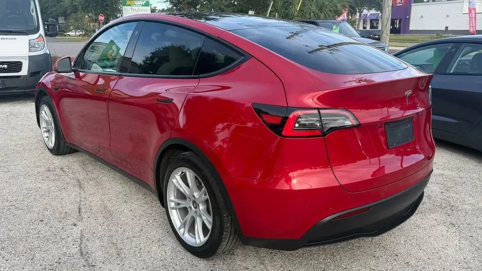 Used 2021 Tesla Model Y 2WD image 3