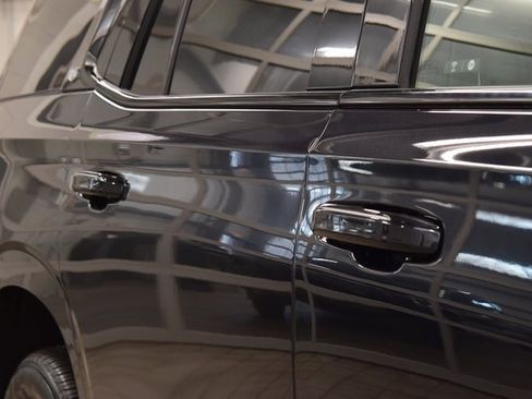 Used 2023 Cadillac Escalade Sport Platinum image 17