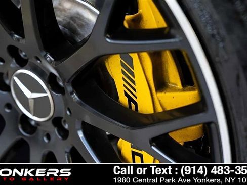 Used 2022 Mercedes-Benz SL 55 AMG 4MATIC w/ Driver Assistance Package image 69