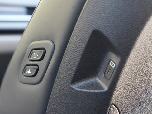 Used 2025 Kia Carnival SX FWD image 42