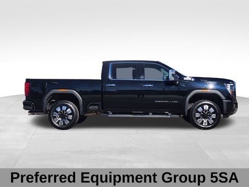 Used 2024 GMC Sierra 2500 Denali image 2