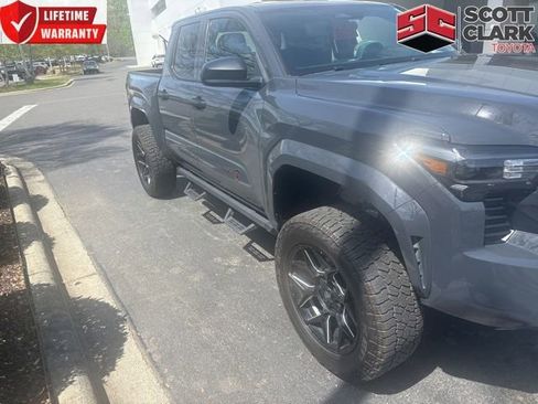 Used 2024 Toyota Tacoma SR image 1