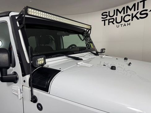 Used 2018 Jeep Wrangler Unlimited Sport AWD/4WD image 19