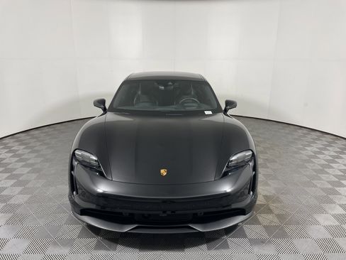 Used 2022 Porsche Taycan image 10