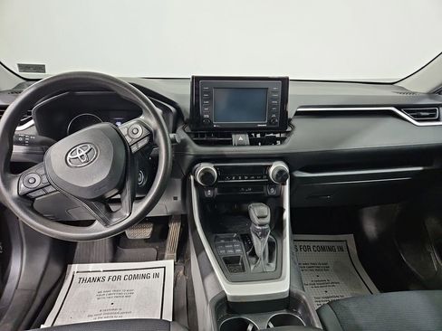 Used 2020 Toyota RAV4 LE image 12