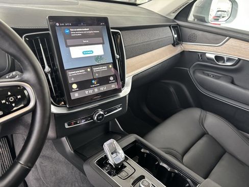 Certified 2025 Volvo XC90 B6 Plus image 11