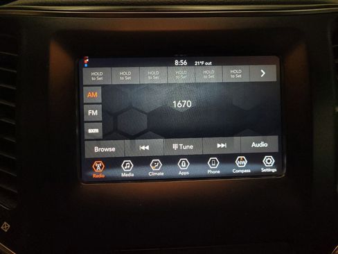 Used 2019 Jeep Cherokee Latitude Plus image 25