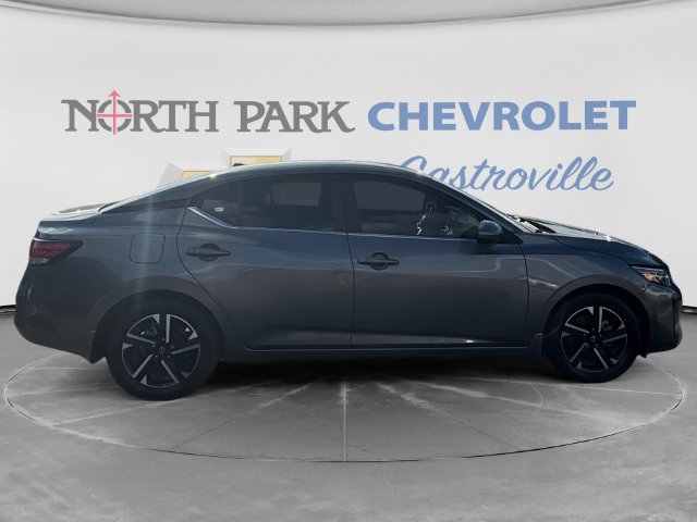 Used 2024 Nissan Sentra SV FWD image 2