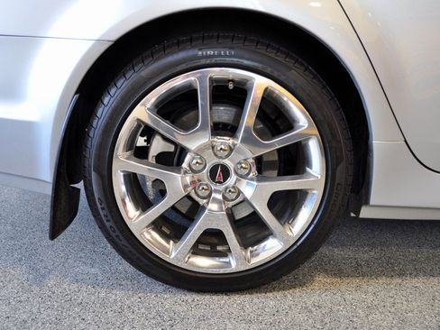Used 2009 Pontiac G8 GXP RWD image 16