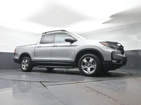 Certified 2025 Honda Ridgeline RTL image 36