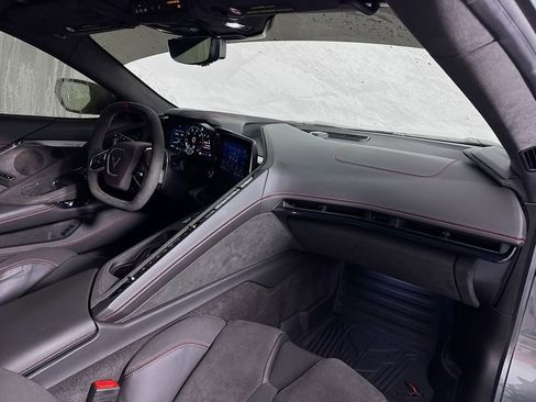 Used 2023 Chevrolet Corvette Stingray Premium Cpe w/ Z51 Performance Package image 28