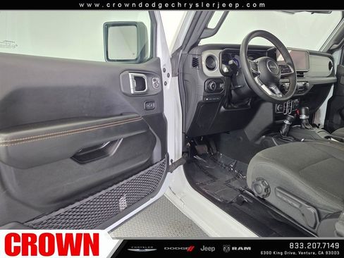 Used 2024 Jeep Wrangler Unlimited Sahara image 20