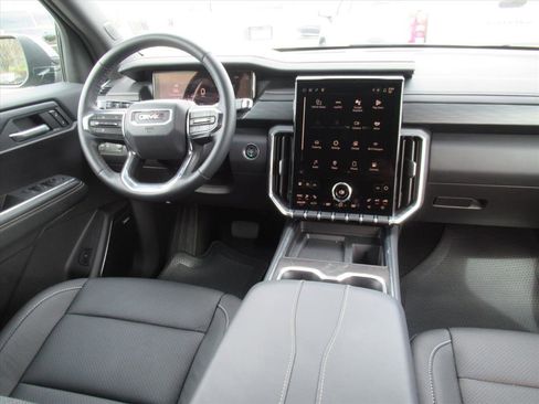 Used 2025 GMC Acadia Elevation image 13