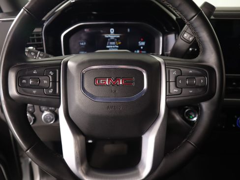 Used 2025 GMC Sierra 1500 SLT image 3