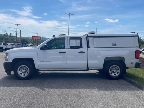 Used 2018 Chevrolet Silverado 1500 W/T w/ WT Convenience Package AWD/4WD image 4