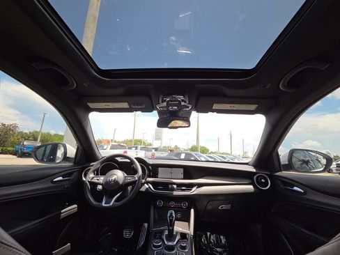Used 2022 Alfa Romeo Stelvio Ti AWD/4WD image 25