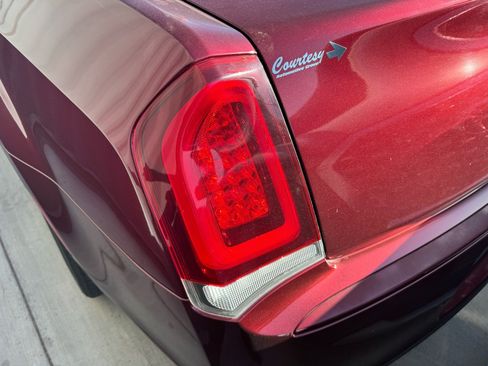 Used 2020 Chrysler 300 S w/ 300S Premium Group 2 RWD image 8