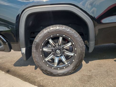 Used 2022 GMC Sierra 1500 Elevation w/ Elevation Premium Package AWD/4WD image 17