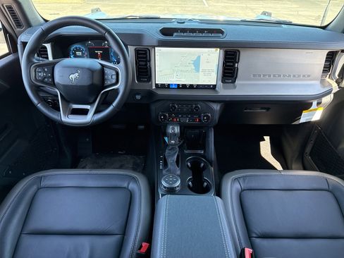 New 2025 Ford Bronco Outer Banks w/ Sasquatch Package AWD/4WD image 29