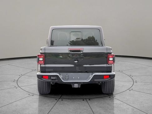 Used 2021 Jeep Gladiator Overland AWD/4WD image 6