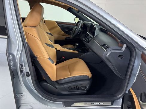 Used 2023 Lexus ES 350 w/ Premium Package image 12