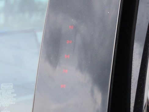 Used 2022 Ford Expedition Max XLT image 18