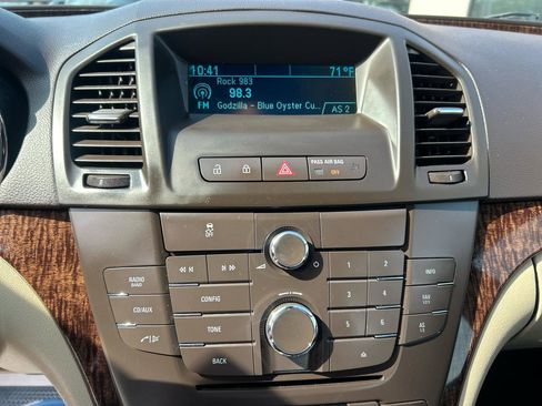Used 2012 Buick Regal Leather FWD image 18