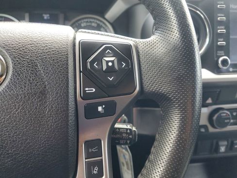 Used 2022 Toyota Tacoma SR5 w/ Technology Package image 20