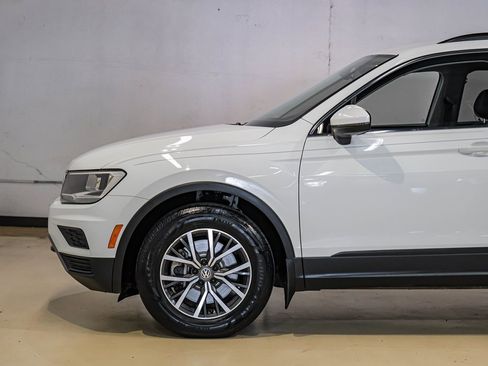 Used 2019 Volkswagen Tiguan SE image 16