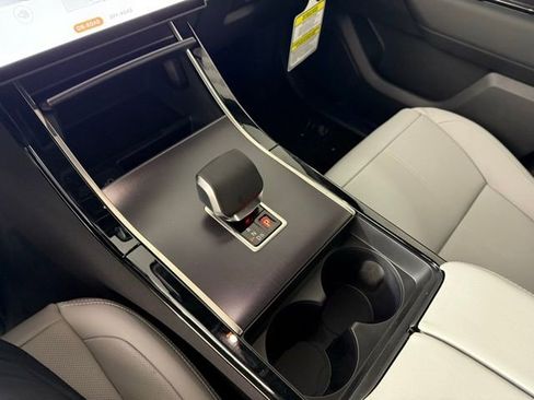 Certified 2026 Land Rover Range Rover Velar Dynamic SE image 23